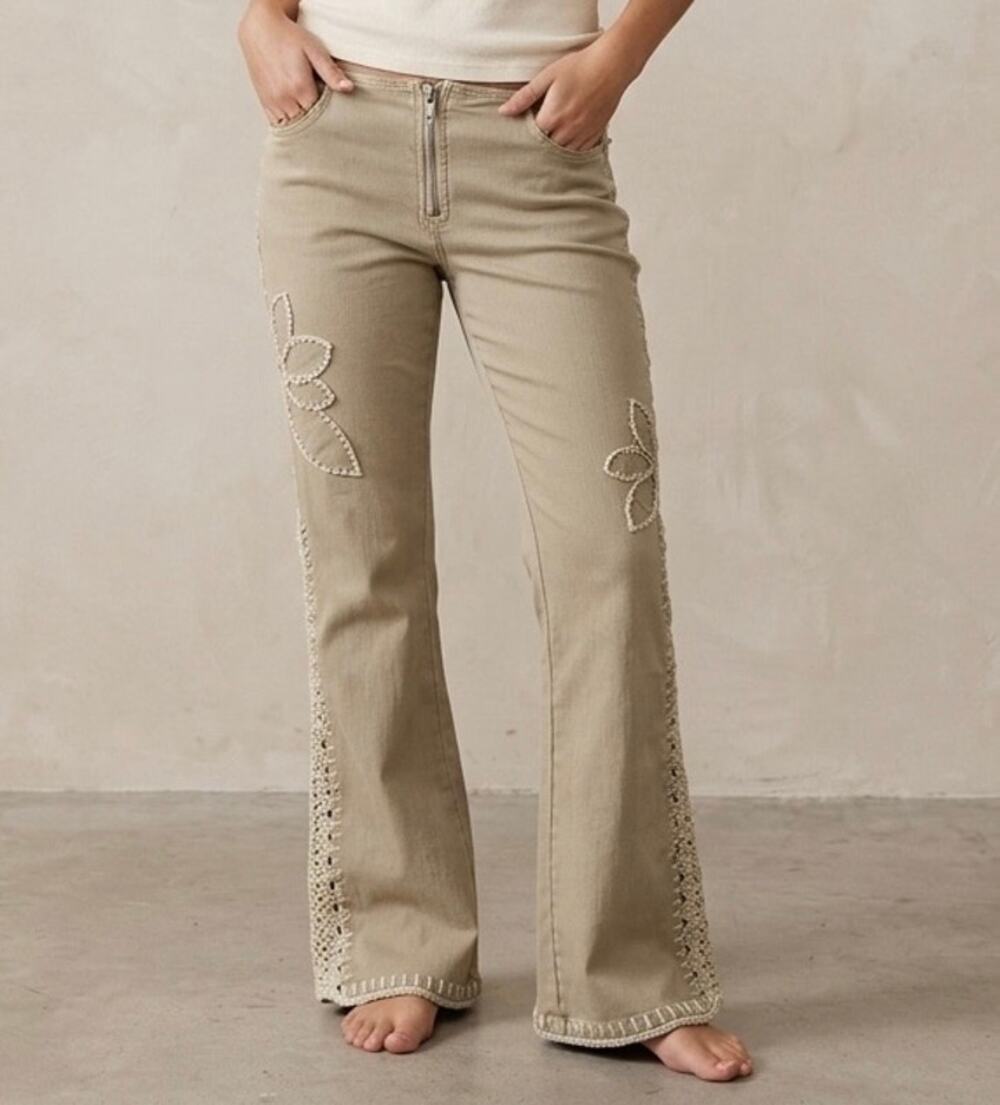 Vtg Crest Jeans Y2K Boho Flare Pants Tan
Crochet Lace Floral Sz 10 (Tag 11/12)